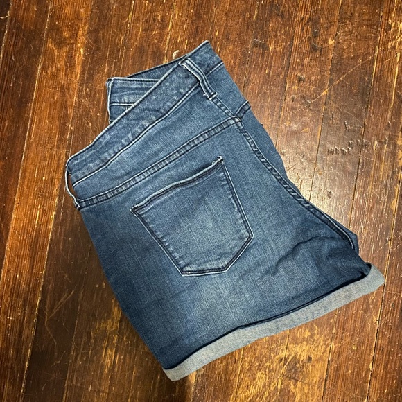 Women’s Size 14 Shorts - Picture 3 of 5